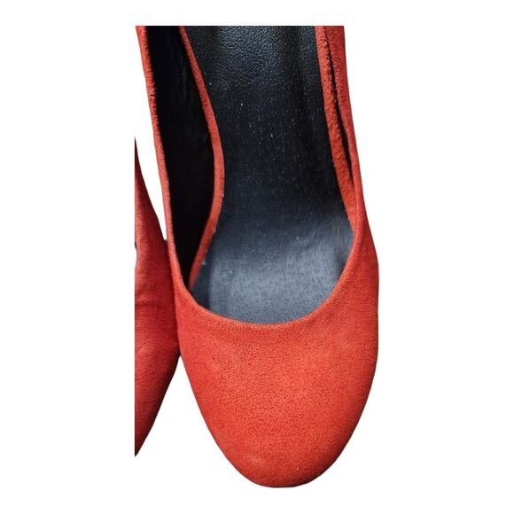 Kelsi Dagger Red Round Toe Gold Back Studded Pumps Size 8 Holiday shoes heels - Picture 7 of 8